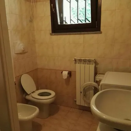 Comfortable Studio Apartment To Monza 아파트 *